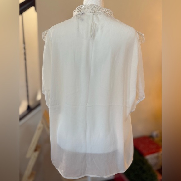 ANDREE BY UNIT White Lace Blouse, 1X - Picture 5 of 13